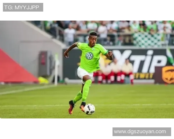 足球球星全速奔跑训练视频 展现极限速度与爆发力的完美结合