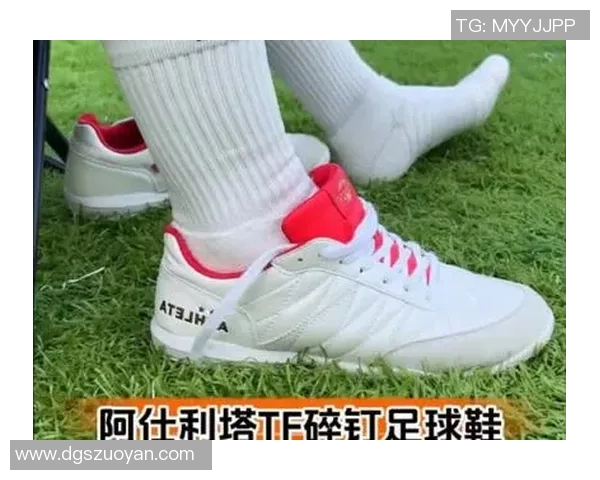 球星上脚x20足球鞋展现极速与精准球感突破性能新高度 球星上脚x20足球鞋展现极速与精准球感突破性能新高度