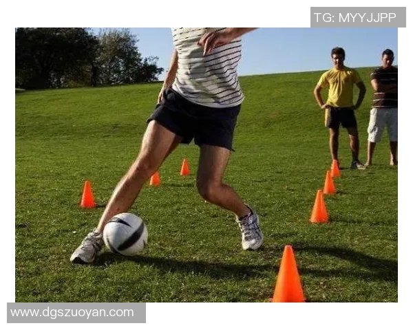 居家训练提升足球技巧的全方位攻略助你成为下一位球场明星 居家训练提升足球技巧的全方位攻略助你成为下一位球场明星